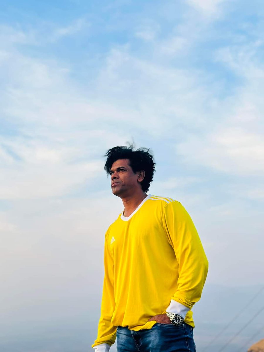 SIDDHARTH23OCT's tweet photo. इथे वाऱ्याला सांगतो गाणी ...
❤️🔥😍🥰 #metime
#आपलासिध्दू #मन #तळ्यात #मळ्यात
#Siddharthjadhav #peopleschamp
#siddhumoments #SiddhuStyle #styling #stylist #trend #marathimulga #click #nofilter https://t.co/bAq16xiQdD