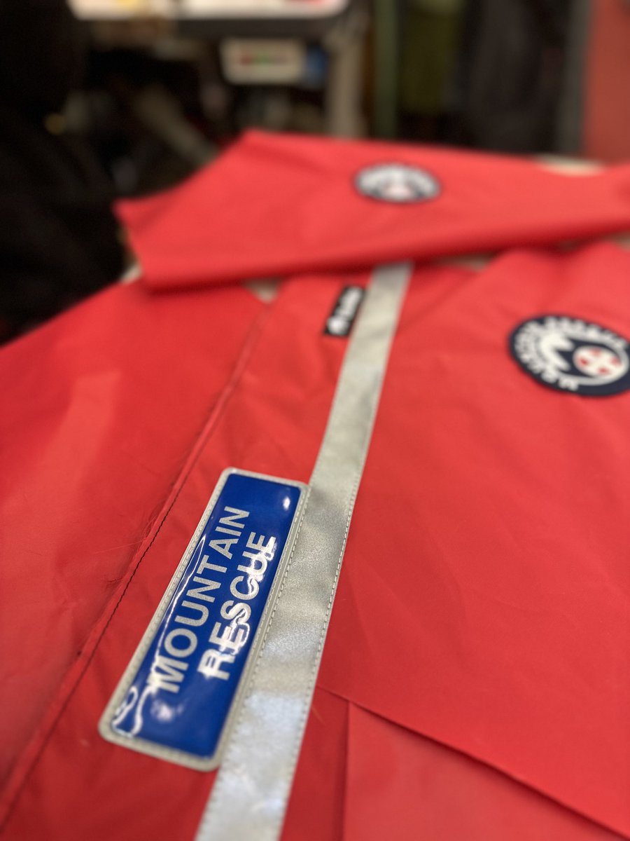 buffalosystems's tweet photo. New Mountain Rescue Teams shirts in production 👌🙌🔥
#madeinsheffield
Proud to support our amazing @MountainResqUK teams!
@buffalosystems
#mountainrescue #buffalosystems https://t.co/gYerwWg2iu