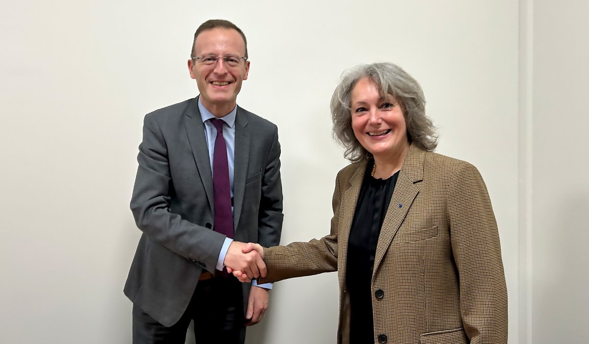 [PARTENARIAT 🤝] Alice Guilhon, directrice générale de SKEMA, et <a href="/ThomasGomart/">Thomas Gomart</a>, directeur de l' <a href="/IFRI_/">Institut français des relations internationales</a>, ont signé une convention de mécénat qui vise à renforcer les interactions entre les deux écoles et intégrer la géopolitique dans la formation des managers. #WeAreSKEMA