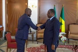 KarimWade_PR's tweet photo. Je viens d’apprendre qu’Ousmane Sonko est en négociation avec le Président Macky Sall en vue de sa prochaine libération et de celle des personnes emprisonnées avec lui.
Ayant moi-même connu les rigueurs de la détention pendant plus de trois ans et demi, je prie pour qu’Ousmane Sonko recouvre rapidement la liberté, qu’il retrouve sa famille, ses militants et qu’il puisse surtout passer le prochain Ramadan parmi les siens.
Je félicite toutes les personnes, qui depuis maintenant 8 mois qu’il est en prison, officient sans relâche et dans la plus grande discrétion pour sa libération: Pierre Goudiaby Atepa, Alioune Tine, Seydi Gassama, Boubacar Camara et d’autres.
Je suis impatient que nous puissions nous affronter dans la sérénité lors de l’élection présidentielle du 15 décembre prochain dans un scrutin démocratique, ouvert, inclusif et transparent afin que les Sénégalais puissent choisir le meilleur d’entre nous pour présider aux destinées du Sénégal. 
Vive le Sénégal !
Vive l’Afrique !
#Sénégal #Démocratie #Liberté