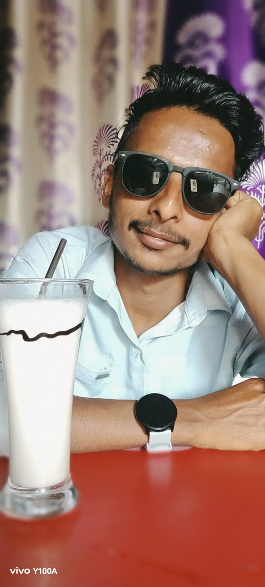 yourshuded99's tweet photo. ನಾನ್ ಸ್ಟೀಟ್ ಆಗಿ ನನ್ ಸಮುದ್ರ ನೀನು ಅಂದೆ, ಅದುಕ್ ಅವಳು ಲೈಟ್ ಆಗಿ ಜೊತೆಲಿ ಇರೋ ದರಿದ್ರ ನೀನು ಅನ್ನೊದಾ...
#karnataka 
#Bengaluru https://t.co/FjG3cRkRoW