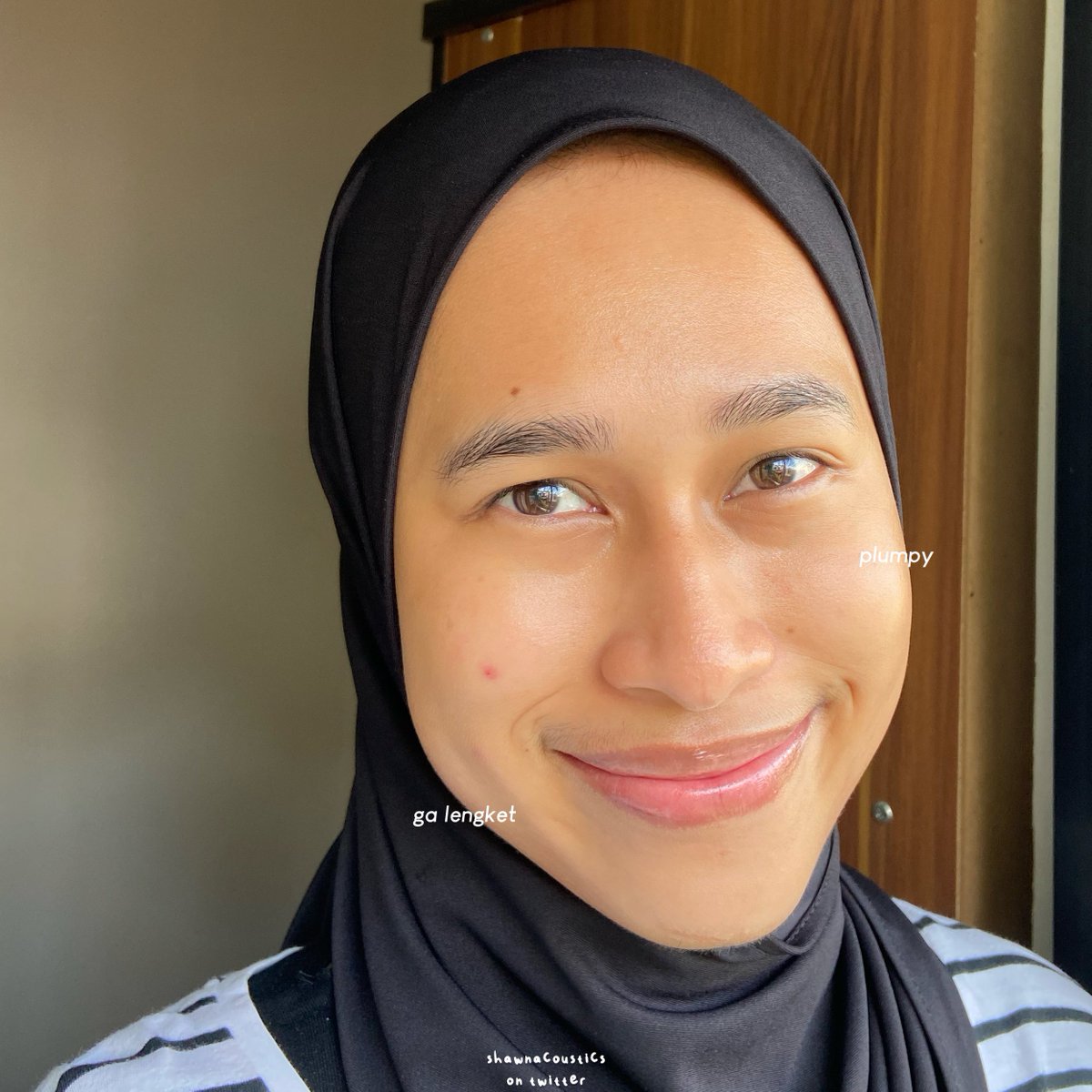 EH KOK UNIK BULET BULET KAYA MUTIARA DIKIRA APAAN 🤔

eh ternyata moisturizer yg cream sama gel-nya kepisah, unik bgt tp jujurr bikin lembab nampol 🤣👍