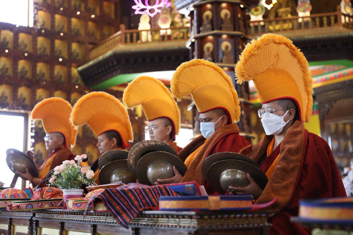 Drukpa's tweet photo. Avalokiteshvara Drubchen enters into its third day today at Druk Amitabha Mountain DGK Nunnery until 19 Februar 2024.
#GyalwangDrukpa #Drukpa #DrukpaNuns
#Avalokiteshvara #AvalokiteshvaraDrubchen #AvalokiteshvaraPrayers #KungFuNuns #Compassion #Compassionandwisdom https://t.co/eaMO1s8ECK