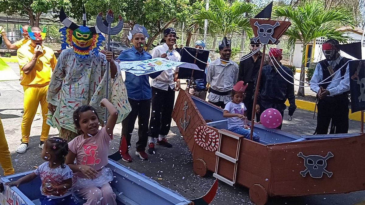 Derecho_paz's tweet photo. Risas, disfraces, carrozas, máscaras y sobre todo alegría reinó en la fiesta carnestolenda en el Centro Penitenciario Agroproductivo 26 de Marzo del estado Portuguesa. https://t.co/Mc7Ad1MzlM