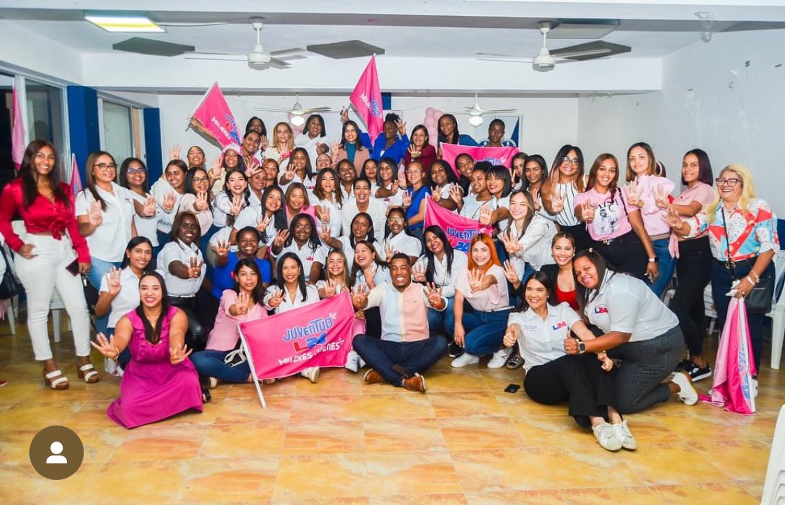 mjovenesjrm's tweet photo. Dos importantes juramentaciones, de las mujeres jóvenes del #DistrinoNacional y de #SDO . Equipos de mujeres comprometidas e incansables, trabajando por #4mas de @luisabinader @PRM_Oficial https://t.co/1agjsNLNkU