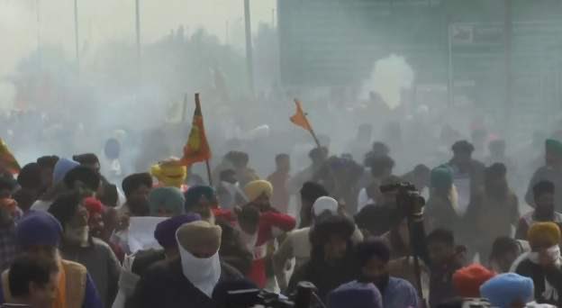 ipoonamkathuria's tweet photo. किसान डरने वाला नहीं है । 

#FarmersProtest #kisan #kisanprotest https://t.co/LlWSzmJneL