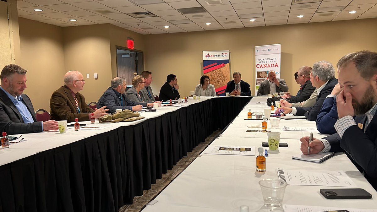 Grateful for an open dialogue with key partners from <a href="/ManitobaPork/">Manitoba Pork</a>  and <a href="/CanCGMPLS/">Canada in Mpls</a>. Minnesota and Canada are key trading partners with a highly connected agriculture economy. #mnpork