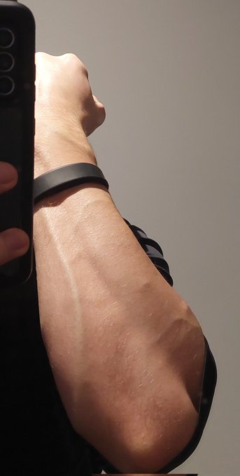 The feed has been a little short on forearm porn lately https://t.co/SH8sz8dndV<a href="/tag/nsfwaudio"class="tags"><span>#nsfwaudio</span></a>