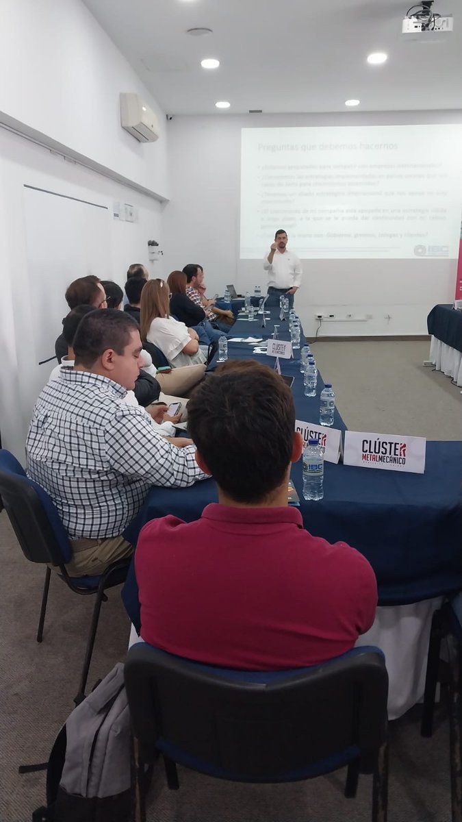 CCManizales's tweet photo. Hoy estamos abordando temas como la industrialización en los sectores metalmecánicos, agroindustria, ferreterías, astilleros y mucho más👉👉a través de este gran encuentro con empresarios del sector Metalmecánico🤝🤝 @clustermetalmecanico https://t.co/sD86EVizNV