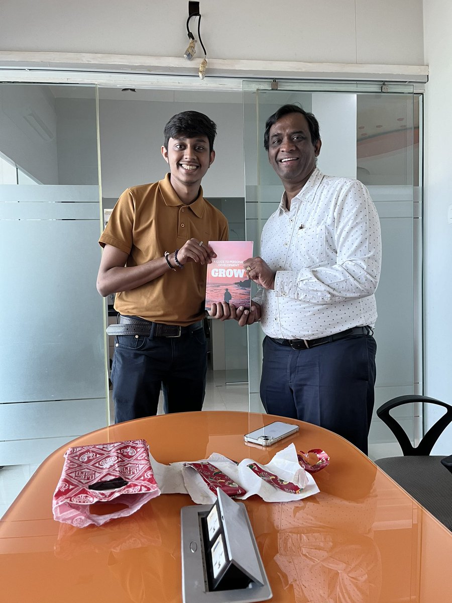 JigneshShubham's tweet photo. "An enlightening encounter with @rchanakyapillai 📚 Honored to present my book, 'Grow: A Guide to Personal Development,' to such a renowned author and thought leader. Grateful for the opportunity to exchange insights and wisdom. #MeetingOfMinds #PersonalGrowth 📸" https://t.co/O5hGrRnco4