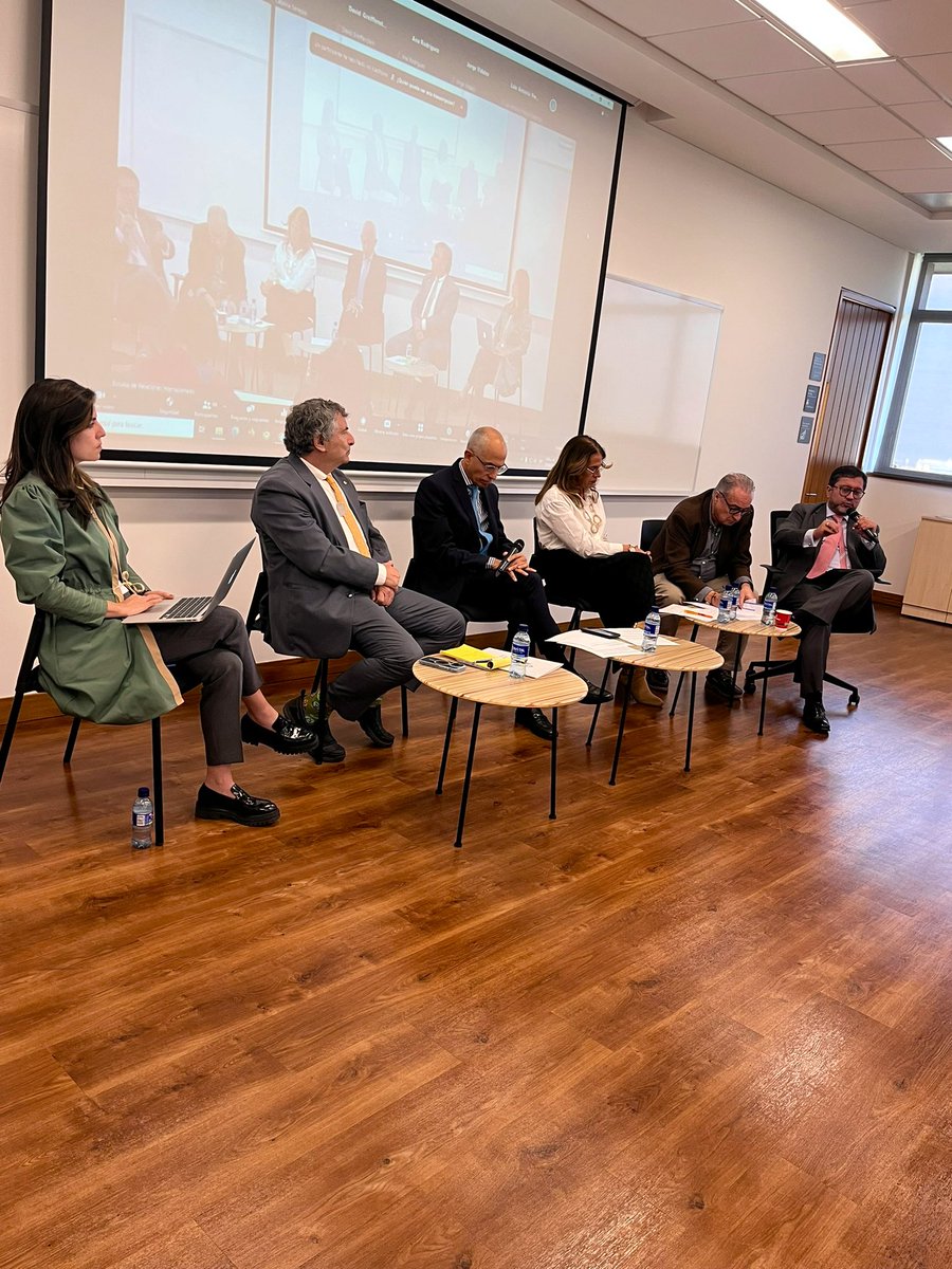 FIGRIExternado's tweet photo. A esta hora, #FIGRI en conjunto con @DerEconomico, participamos en el panel “Conflicto Israelí-Palestino: Consecuencias de la decisión de la CIJ”Evento organizado por: @UExternado, @URosario y @UniJaveriana 🇮🇱🇵🇸 https://t.co/RyT8v1h47J