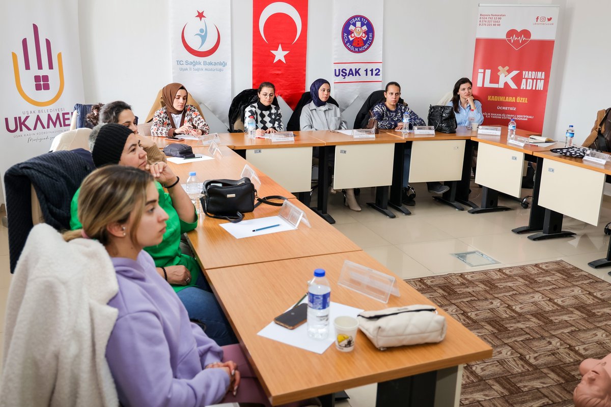 UkamerUsak's tweet photo. Kadın Koordinasyon Merkezi’miz ve İl Sağlık Müdürlüğü ortaklığında gerçekleştirilen sertifikalı ilk yardım kursumuzun on ikincisi başladı.
 
 Kurs kapsamında, kadınlarımızın acil durumlarda ilk yardım müdahalesinde nasıl bulunacakları konusunda uygulamalı eğitimler veriliyor. https://t.co/NSpSpRSaPr
