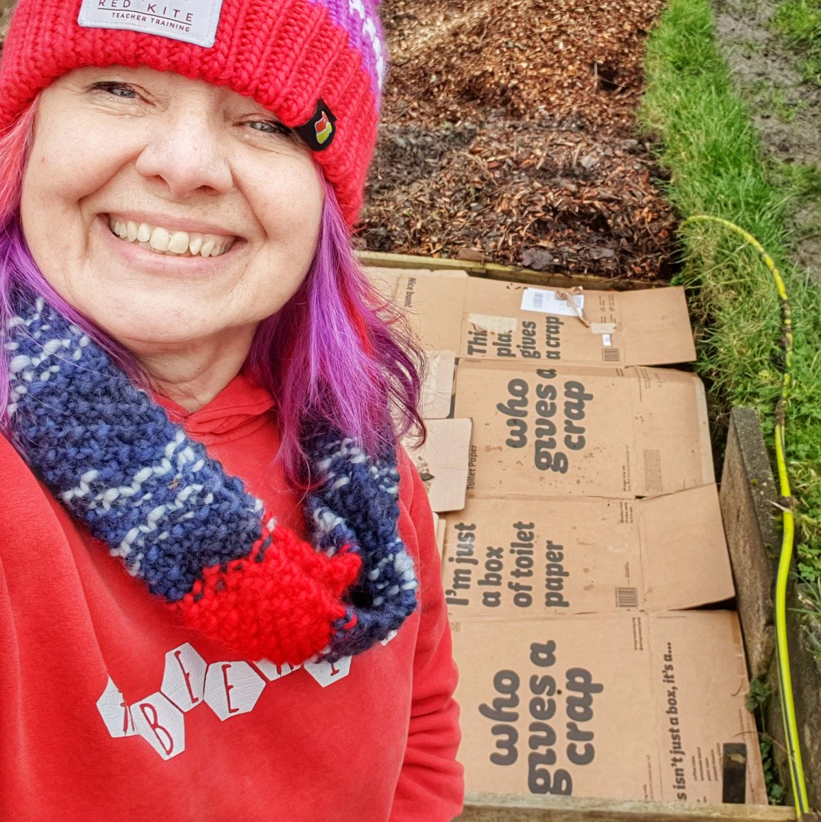 Making use of the packaging to create #nodig beds down on the #allotment @WhoGivesACrapTP