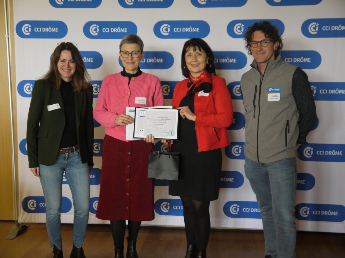 Ce lundi 5 février, Florence Maire, adjointe déléguée au Rayonnement culturel et au musée, a été conviée par la Chambre de Commerce et d'Industrie (CCI) de la Drôme pour recevoir le label "Qualité Tourisme" attribué au Musée de la Chaussure.