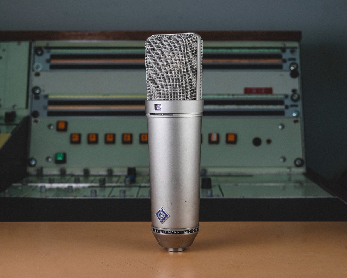 Just listed! Vintage Neumann U 87
Fully serviced, in perfect working order and sounding exactly how a vintage '87 should. In very good condition considering its age, with a brand-new badge to complete the look.
Available now £3,500k inc VAT
bit.ly/42Gobs4