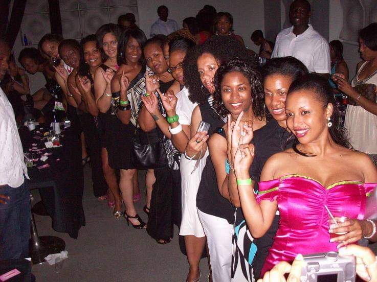 Lizzs_Lockeroom's tweet image. It MY AKAVERSARY! 30 years of "Service to all Mankind" Skee-Wee! #AKA1908 #AEMade #Spring94 #30YEARS #VSU #SingingIvies #4 🩷💚🩷💚 #ThenNow