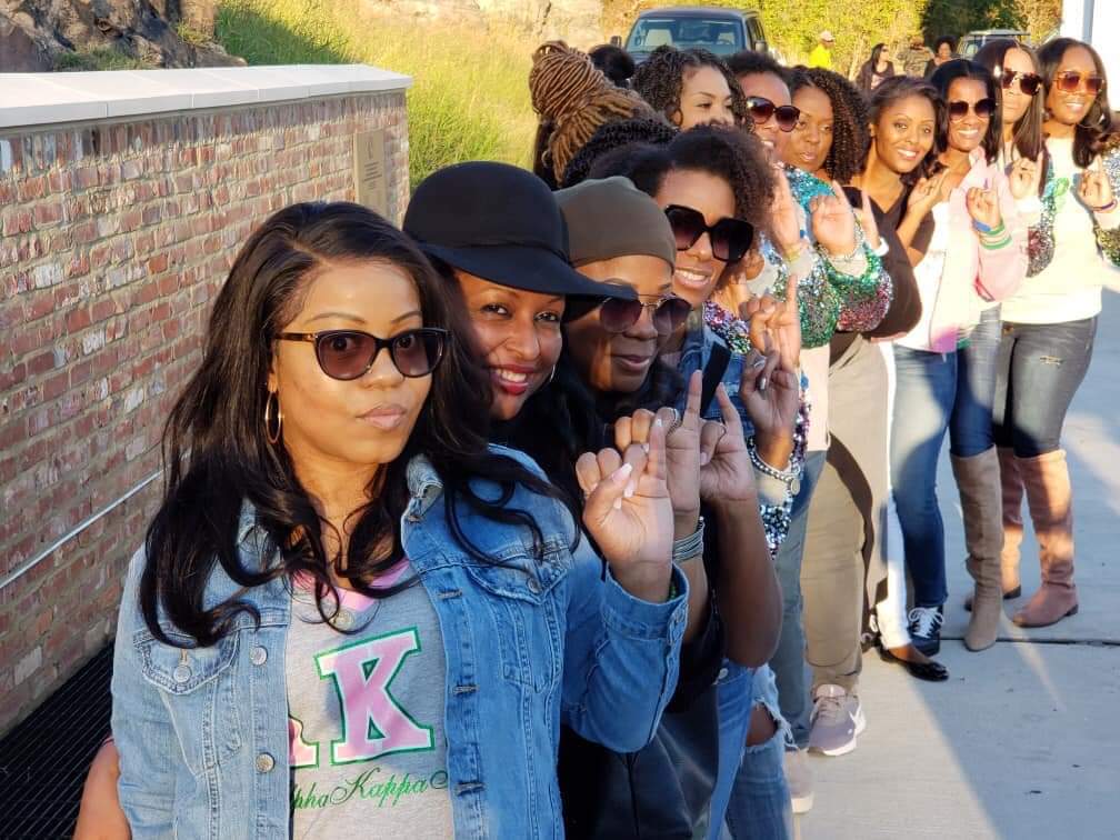 Lizzs_Lockeroom's tweet image. It MY AKAVERSARY! 30 years of "Service to all Mankind" Skee-Wee! #AKA1908 #AEMade #Spring94 #30YEARS #VSU #SingingIvies #4 🩷💚🩷💚 #ThenNow