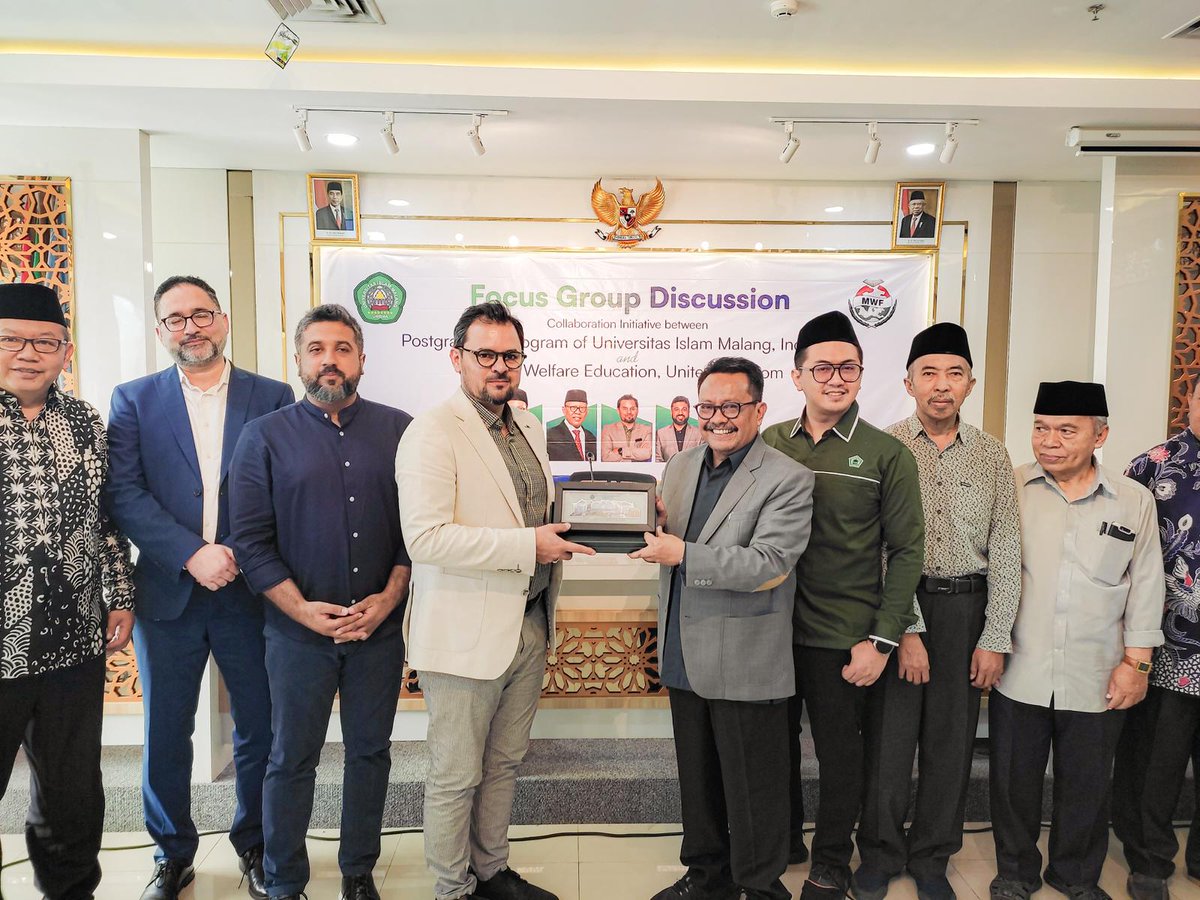 MinhajWelfareCA's tweet photo. MOU between Nahdlatul Ulama Scholar Association (ISNU) East Java and Universitas Islam Malang (UNISMA), Indonesia, and MWF, was formally signed in Malang.
🔗https://t.co/swXQzxz0QV
#MWF #MOU #Indonesia #EastJava #Malang #UNISMA #ISNU https://t.co/ONRMhmsHSI