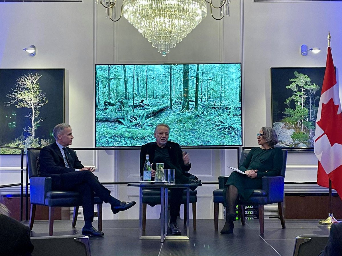 CanadianUK's tweet photo. A pleasure to welcome Canadians @EdwardBurtynsky &amp; @MarkJCarney to #CanadaHouse last night for a stimulating discussion on #ClimateChange ahead of the opening of an exhibition of #Burtynsky's work at the @saatchi_gallery tomorrow. 🇨🇦 

Read more: https://t.co/DFIj6LF7v4 https://t.co/FowehWHs69