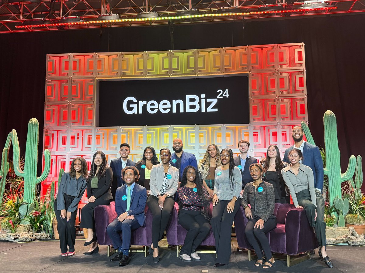 trellisgroup_'s tweet photo. The future of sustainability ✨ Pictured: Karina Abou-Chakra, Trace Allen, Kian Richard Climaco, Larissa Crawford, Paige Curtis, Baindu Idriss, Supreya Kesavan, Arely Lopez, Andres Llado Munizm, Daija Odom, Sheri Reid, William Walker VI, @Leahtommi &amp; @ZahraNurBiabani. #GreenBiz24 https://t.co/VrSncFlqTr