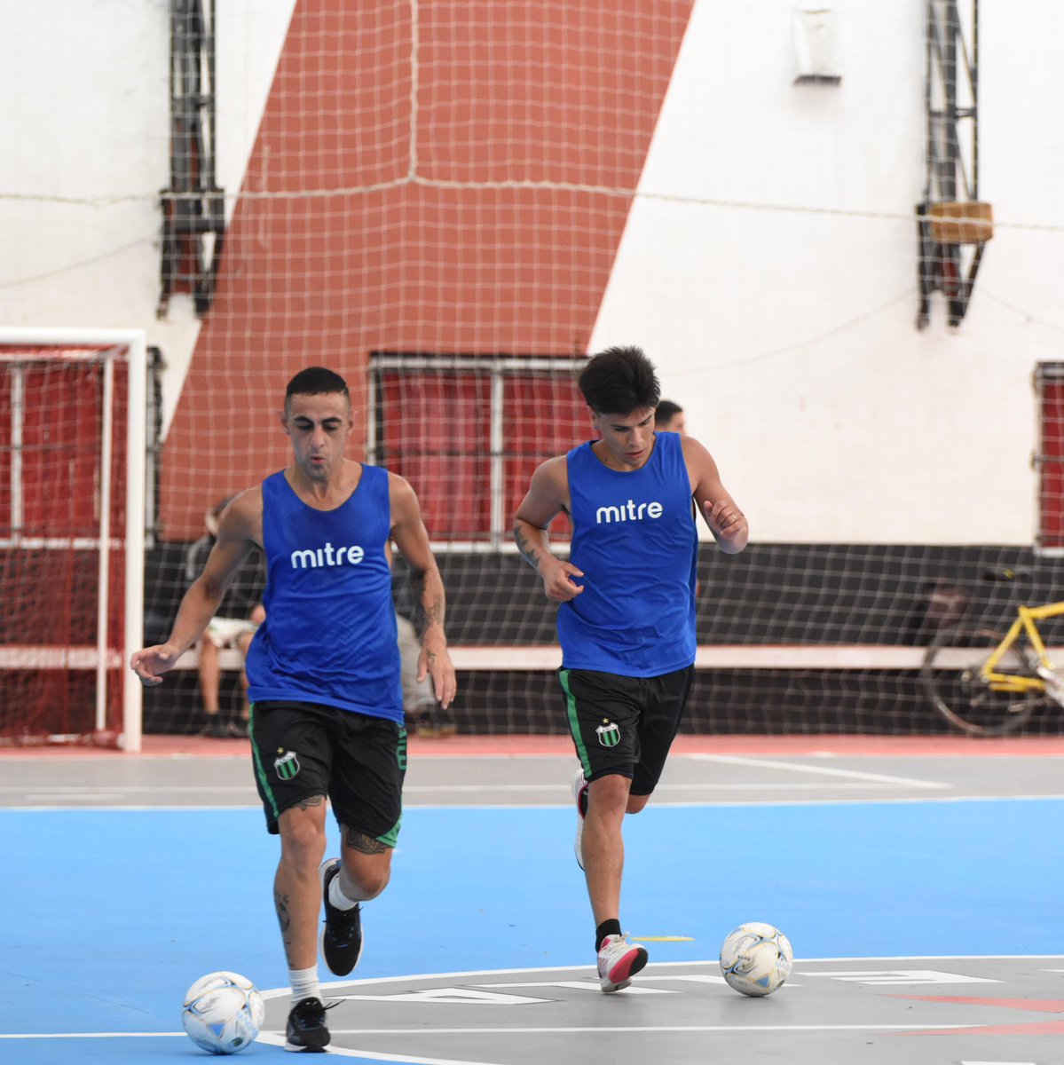 Canchfutsal's tweet photo. Feriado de entrenamiento ⚔️ https://t.co/xV8nZUnsOG