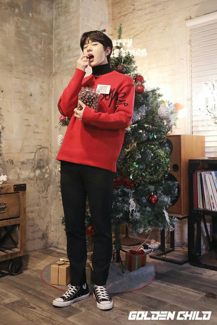 hoibomin's tweet photo. @AD00RBS Hello, friendzzz. My name is Choi Bomin from Golden Child. Currently I'm trying to be active again and I need a lot of new friendzzz. I hope I can befriend with all of youuzzz and Merry Christmas🎄 https://t.co/NSsOOmnxje