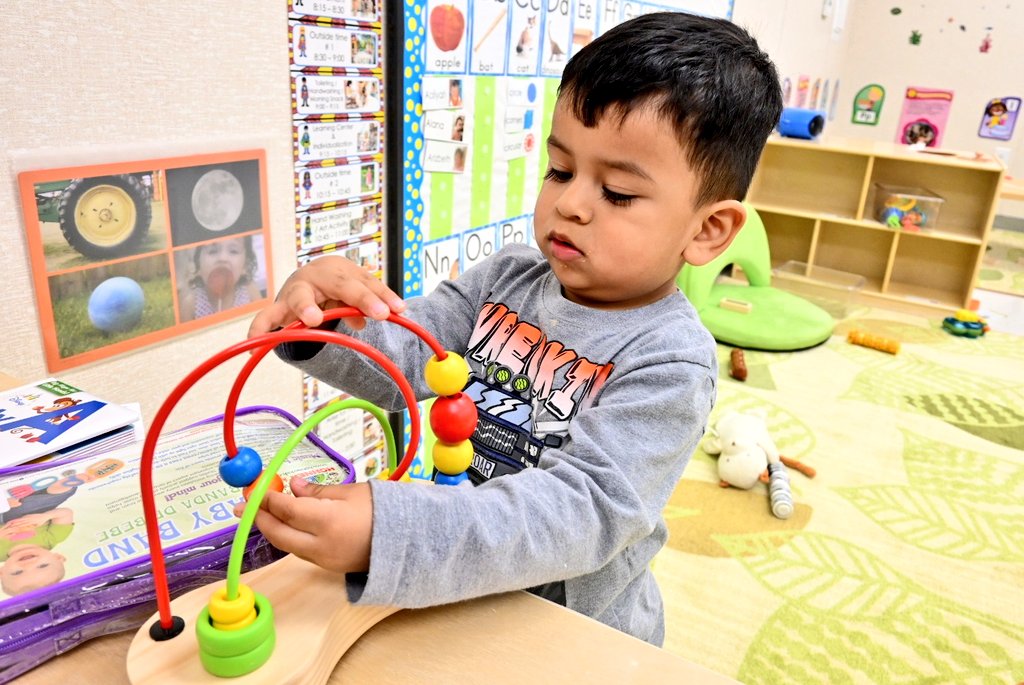 The Barrett Station Early Head Start opened its doors to #HCDE's youngest learners on Monday. A long 2 years for this project in the Crosby community came to fruition as the 4-class facility can accommodate 32 students between 12 months and 36 months. #HeadStart #BeTheImpact 🎉