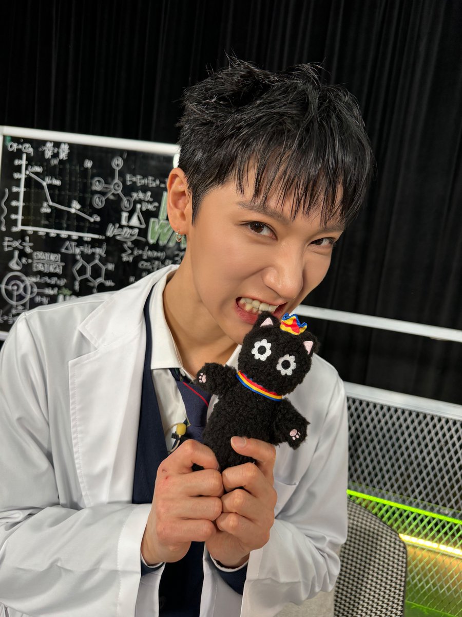 🐈‍⬛🧪🔬🩶🖤

#TEN #李永钦 #텐 #Nightwalker
#NCT #WayV #威神V
#TEN_Nightwalker
#TEN_TEN #NCT_TEN_TEN