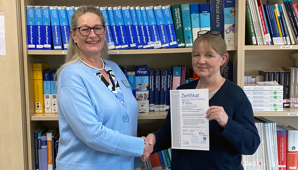 EderDampfradio's tweet image. Schulzentrum für Pflegeberufe am Kreiskrankenhaus ist nun AZAV  zertifiziert - Geförderte Pflegeausbildung jetzt auch in Frankenberg #Kreiskrankenhaus #Pflegeberufe

eder-dampfradio.de/2024/02/13/sch…