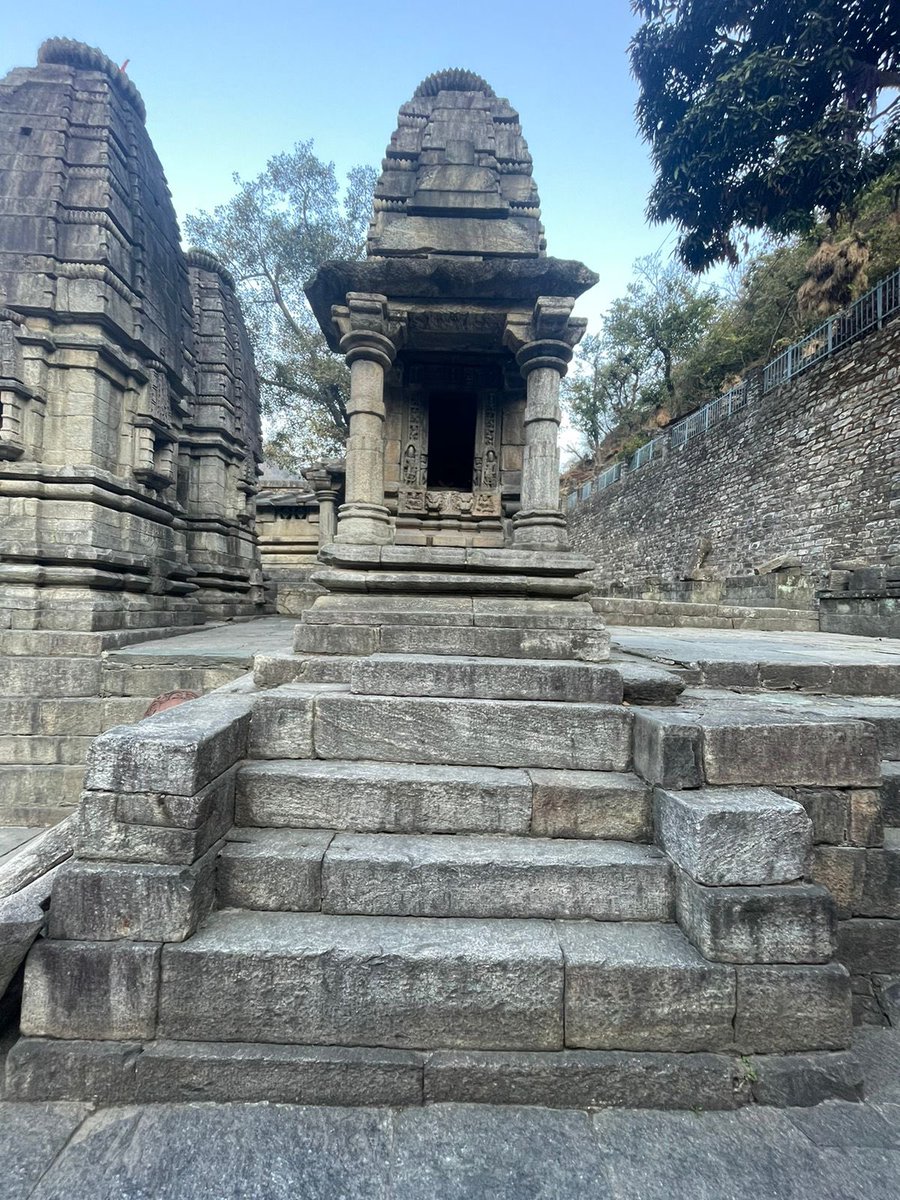 tavarejay's tweet image. The spirit of research and inquiry saves the intelligent individual from calamities to which the unthinking fool is besieged - he is a house of misery and harms not only himself but also others around #LeverageKnowledge @smartDataIncLtd