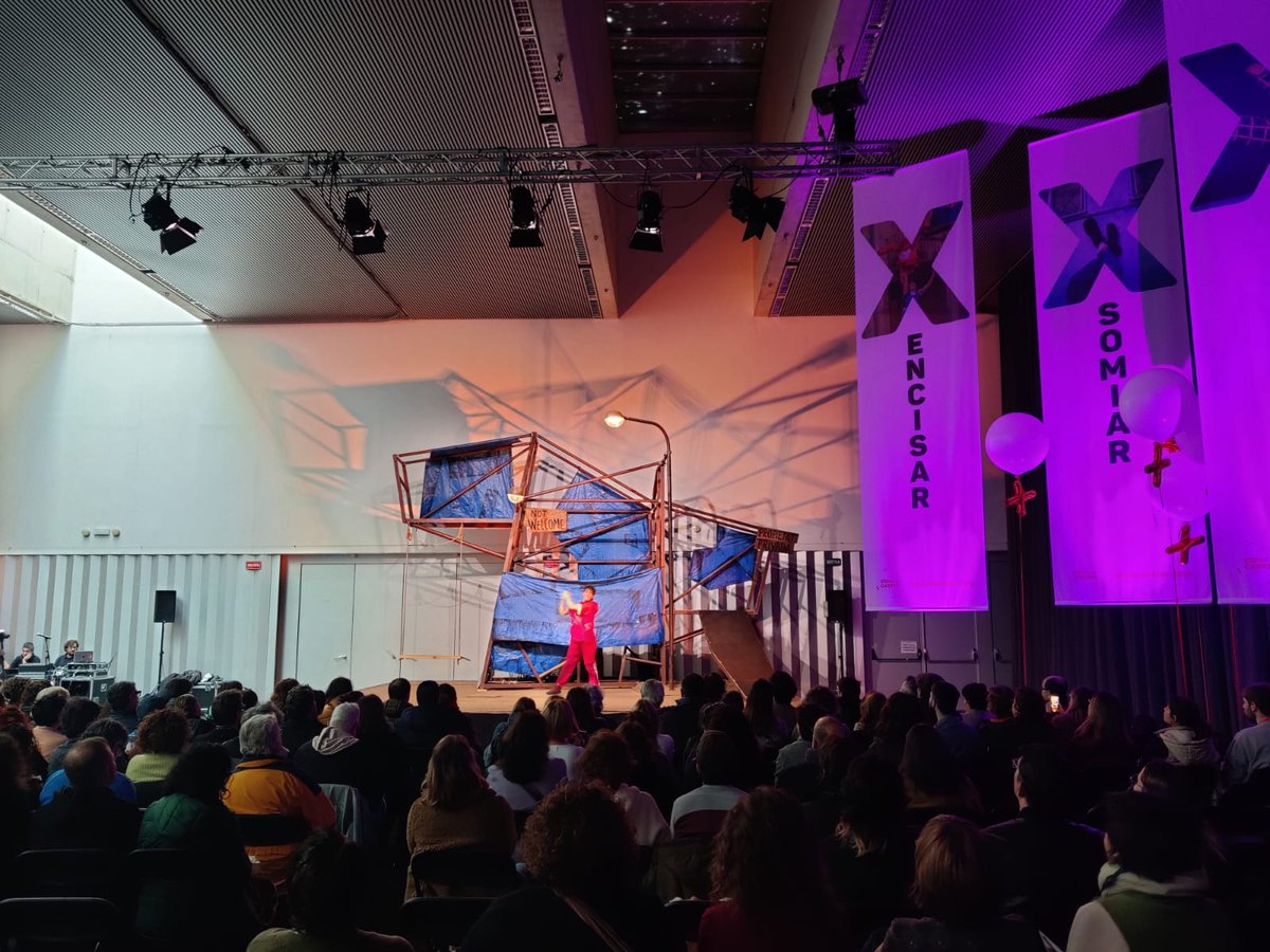 Avui som a <a href="/espaidecarrer/">Espai de Carrer</a> de Viladecans, una jornada tècnica per a la contractació d’espectacles d’arts de carrer on hem coincidit amb companyies, personal tècnic municipal i professionals de la programació d’espectacles!

#MostraPRO