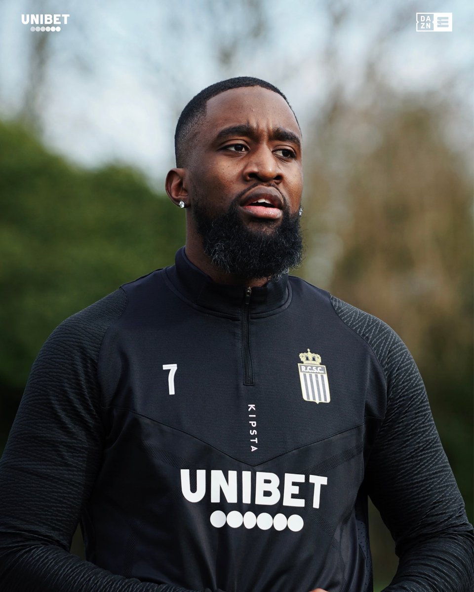SportCharleroi's tweet photo. Isaac était également de 𝐫𝐞𝐭𝐨𝐮𝐫 à l’entraînement ce matin. 📈
Bon retour sur les terrains ! 🙏
#RCSC #Charleroi #Unibet #Mbenza #comeback https://t.co/bsksm2Q9Kb