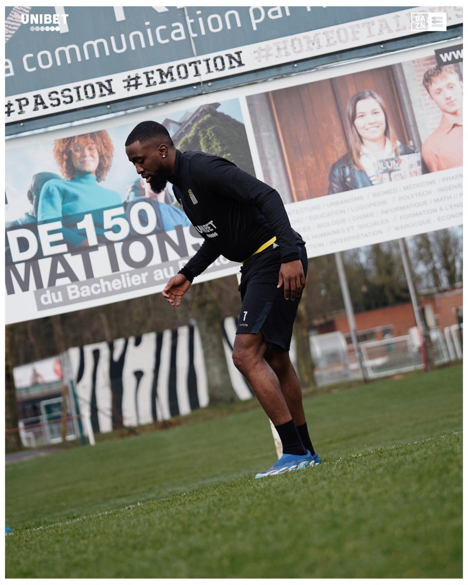 SportCharleroi's tweet photo. Isaac était également de 𝐫𝐞𝐭𝐨𝐮𝐫 à l’entraînement ce matin. 📈
Bon retour sur les terrains ! 🙏
#RCSC #Charleroi #Unibet #Mbenza #comeback https://t.co/bsksm2Q9Kb