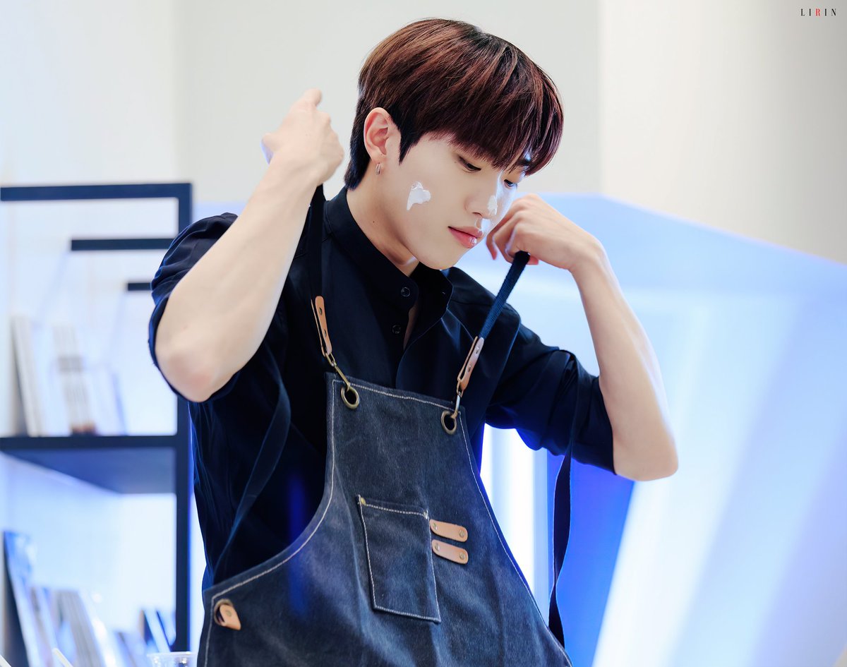 lirin1101's tweet photo. 🦊231229 디어마이뮤즈 카페

🍫𝐇𝐚𝐩𝐩𝐲 𝐕𝐚𝐥𝐞𝐧𝐭𝐢𝐧𝐞'𝐬 𝐃𝐚𝐲🎁

#킹덤 #KINGDOM #キングダム
#DANN #단 #정승보 #ダン
#단단이 https://t.co/Go8nK1B7kG