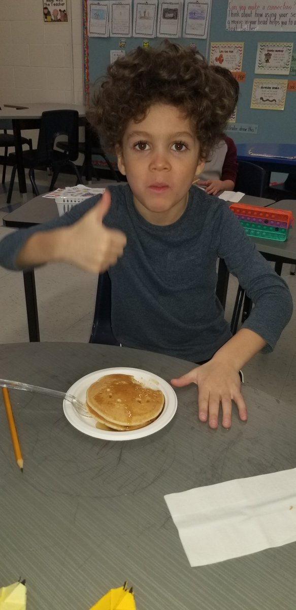MrDeLima1's tweet photo. We started our morning with a pancake breakfast for Shrove Tuesday. @stjohn https://t.co/YwVY9eD2OX