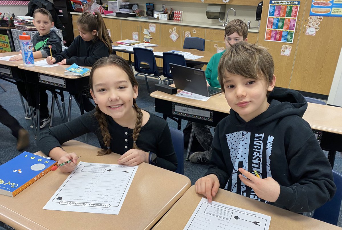 awlswa's tweet image. It’s Total Eclipse Tuesday!! #RightToReadWeek 😎☀️📖📚