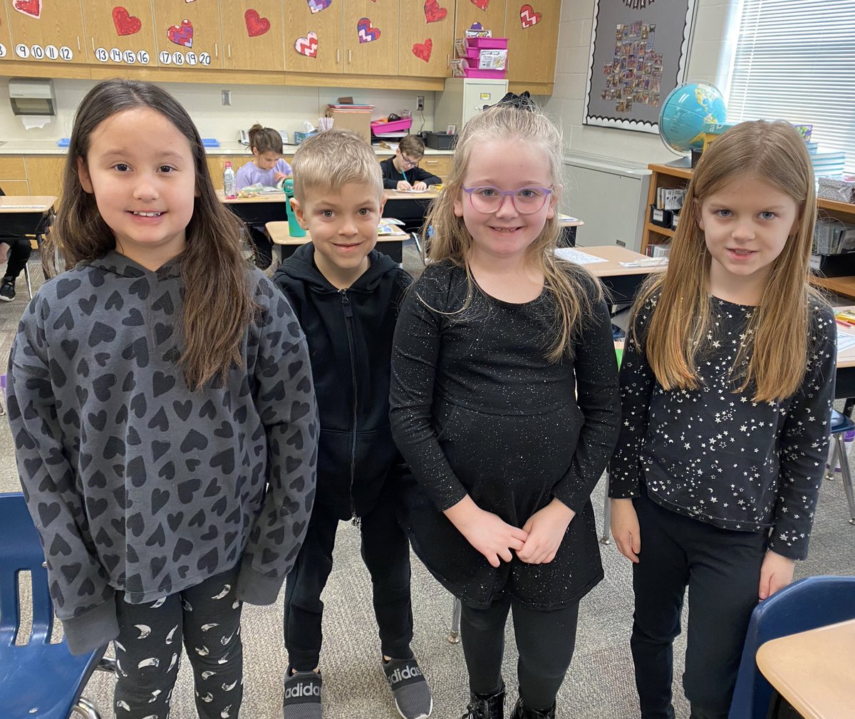 awlswa's tweet image. It’s Total Eclipse Tuesday!! #RightToReadWeek 😎☀️📖📚