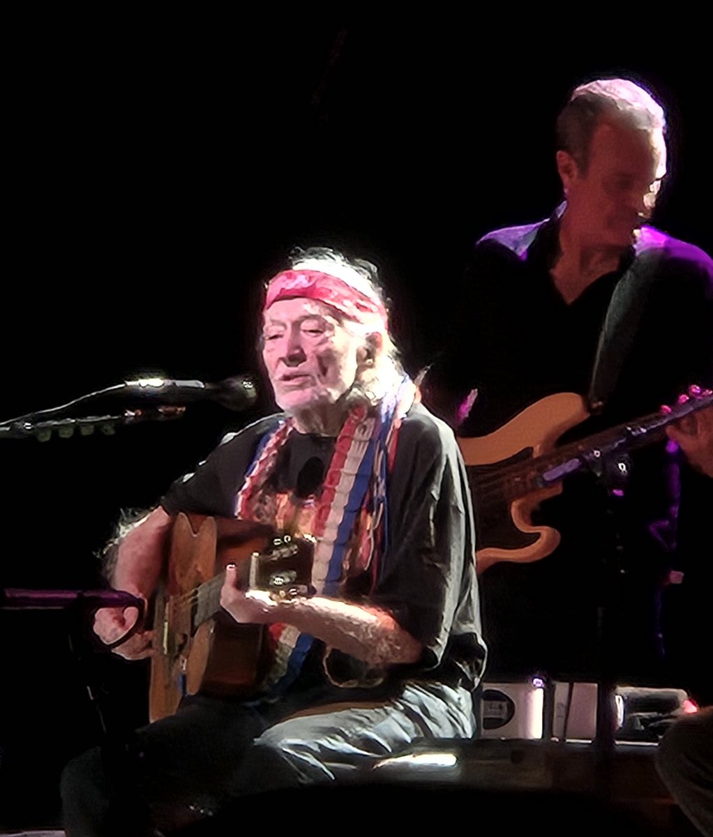 RobVena's tweet photo. I finally got to see Willie Nelson perform live last night in Key West #Florida. At 90 years old he put on a helluva show and I'm super impressed! #singersongwriter #guitarist #WillieNelson @WillieNelson #countrymusic #CONCERT #music #RockOn🤘🏻👇🏼 https://t.co/2cdNiooeXz