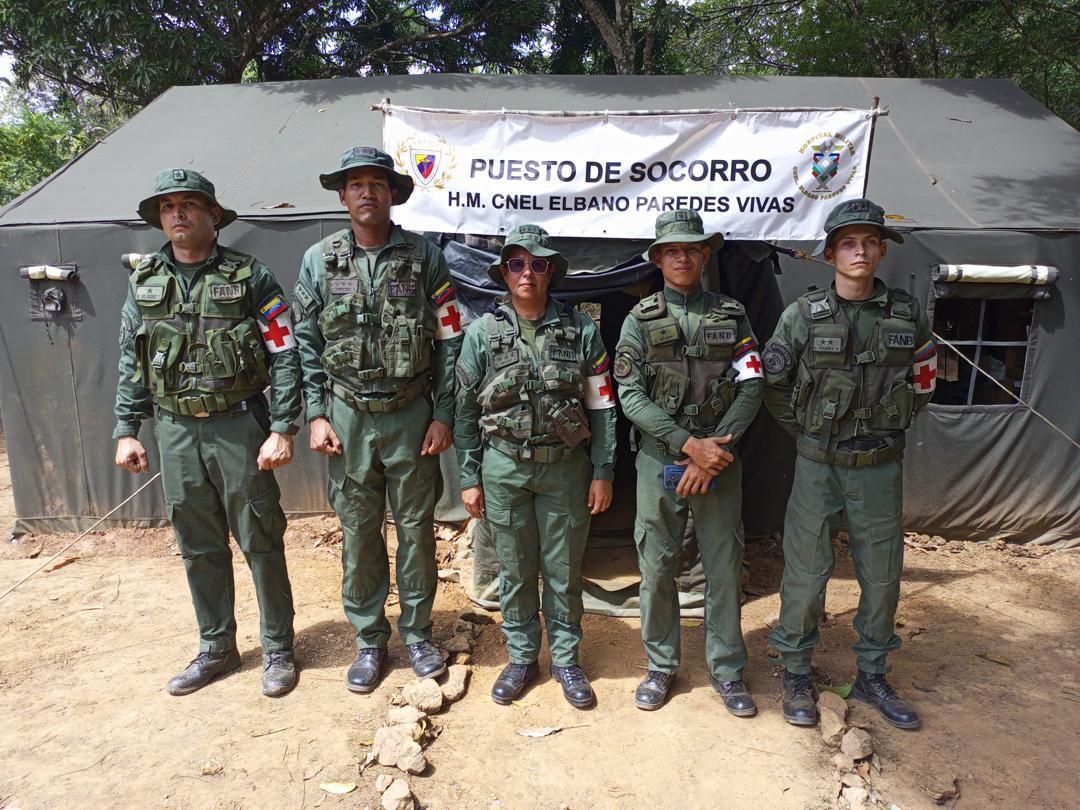 javierduque77's tweet photo. La #FANB se mantiene desplegada en nuestra @ZodiEsquiba64 en la comunidades autóctonas en cumplimiento de las órdenes de nuestro comandante en jefe @NicolasMaduro para brindar una mayor atención a la población https://t.co/utwP2VmUe9