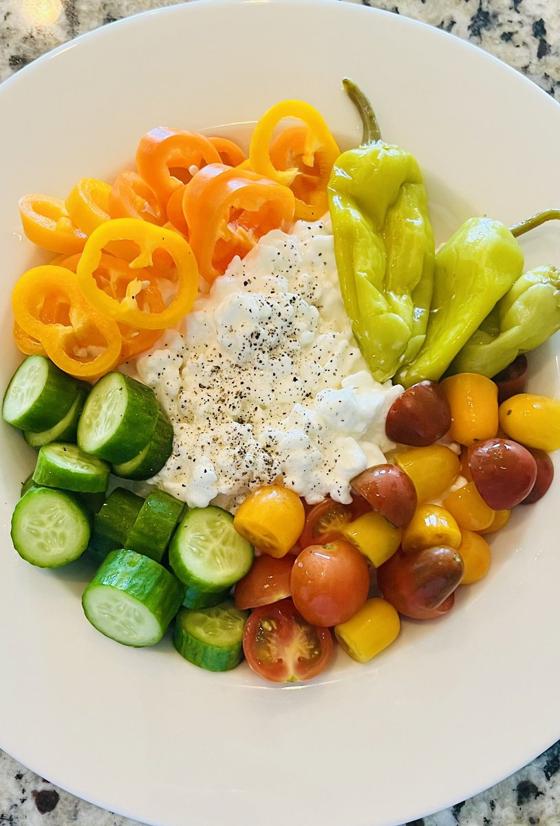 Cottage cheese with fresh vegetables. Not a bad way to start the day. Fat Tuesday without the fat! #Food #Foodie #tuesmotivations