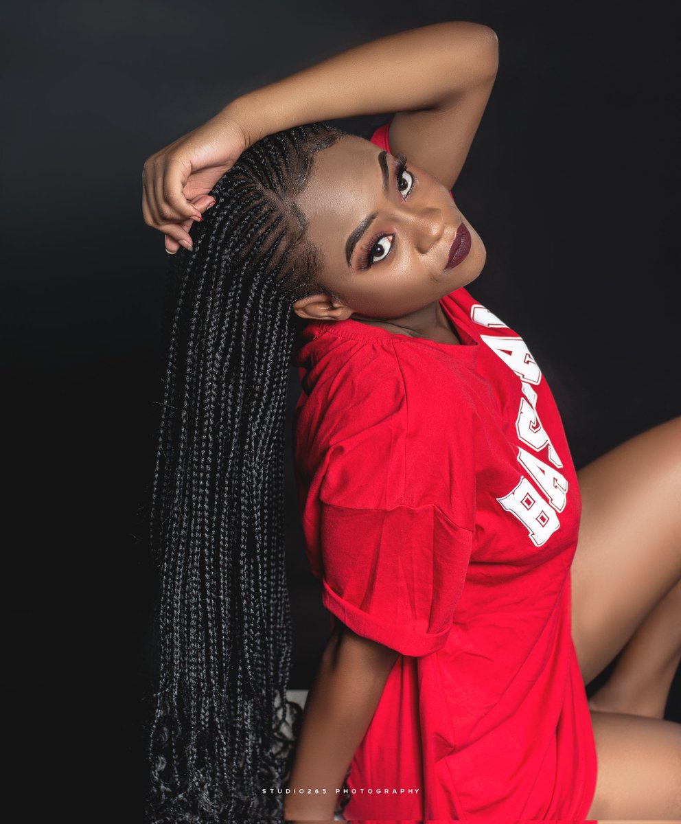 HanisAllday's tweet photo. Some indoor portraits......#photography..#Studio265photography. https://t.co/Zd3dHNmdMn