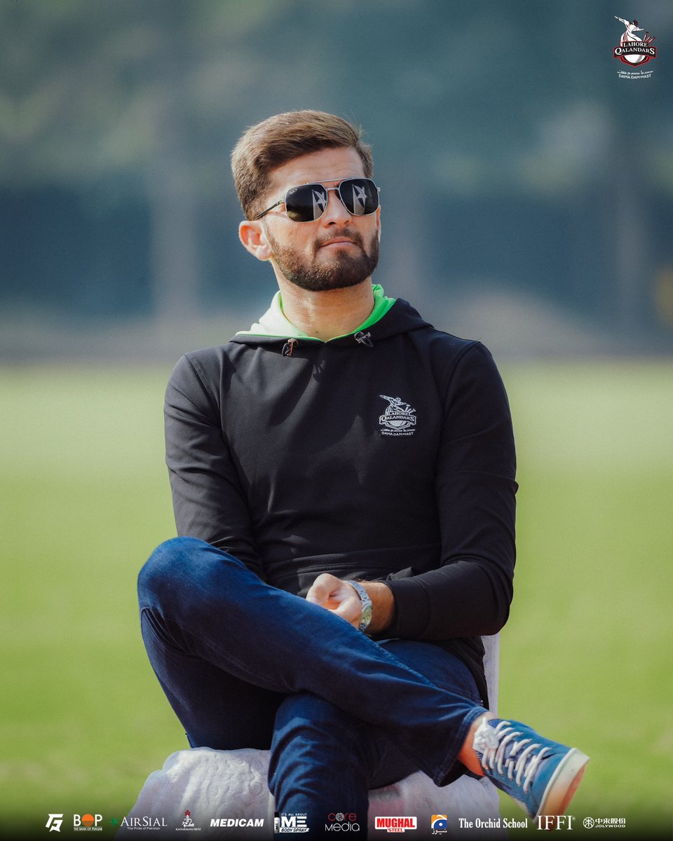 lahoreqalandars's tweet photo. Eyes on the Target 🎯 

#HBLPSL9 #KhulKeKhel #QalandarBrothers https://t.co/7BT06o9g2E