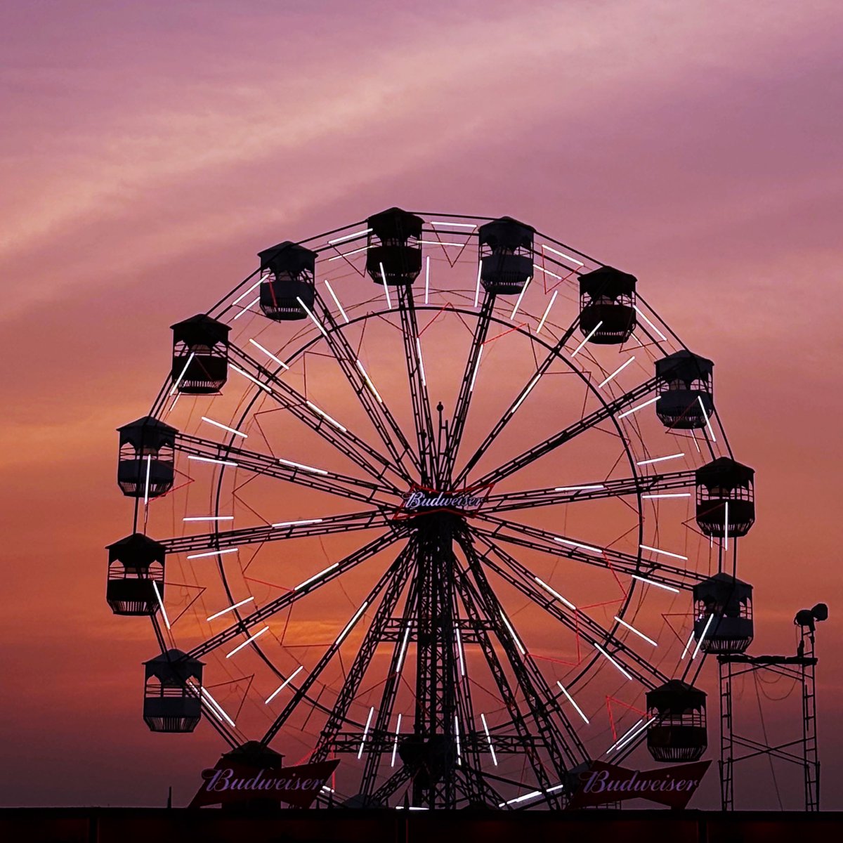 Can't beat feeling on top of the world in the Budweiser Ferris Wheel ❤️ How many of you caught the sunset on your ride? 🎡