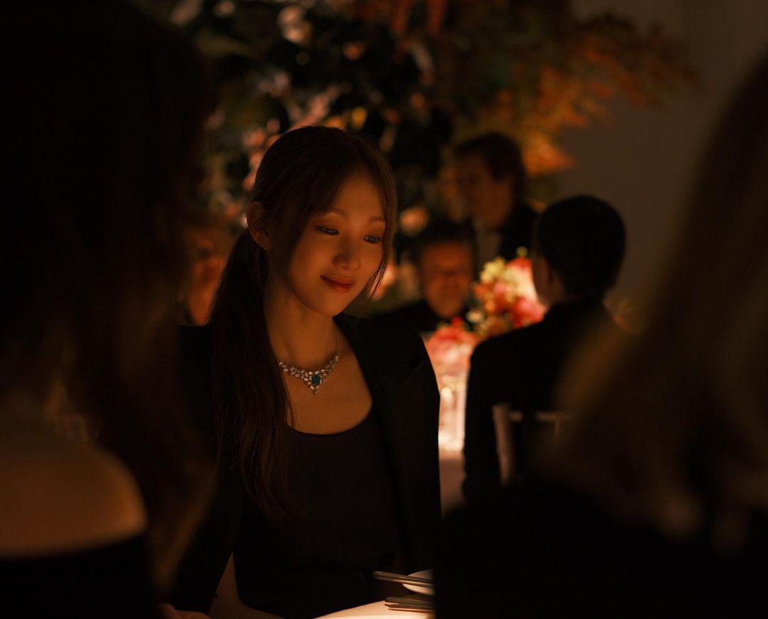 Lskrad99's tweet photo. I am just looking at this 3 pic and thinking How bbeautiful Lee Sung Kyung She is Queen 😇 https://t.co/Gmk4ezdHws