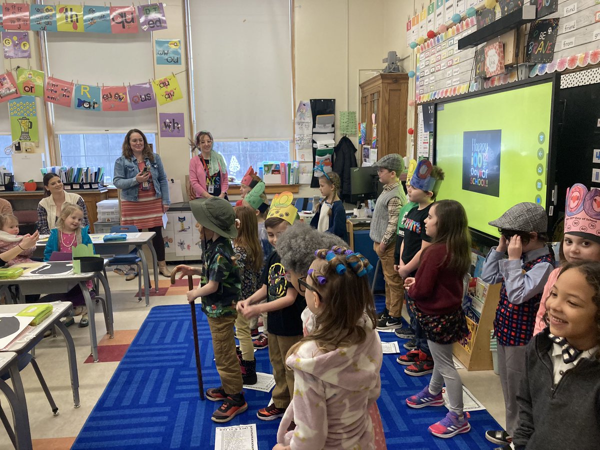 JacksonCmauro's tweet photo. 100th Day Fun in 1st grade! https://t.co/bAbadoHqGd