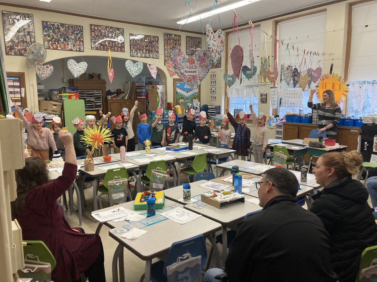 JacksonCmauro's tweet photo. 100th Day Fun in 1st grade! https://t.co/bAbadoHqGd