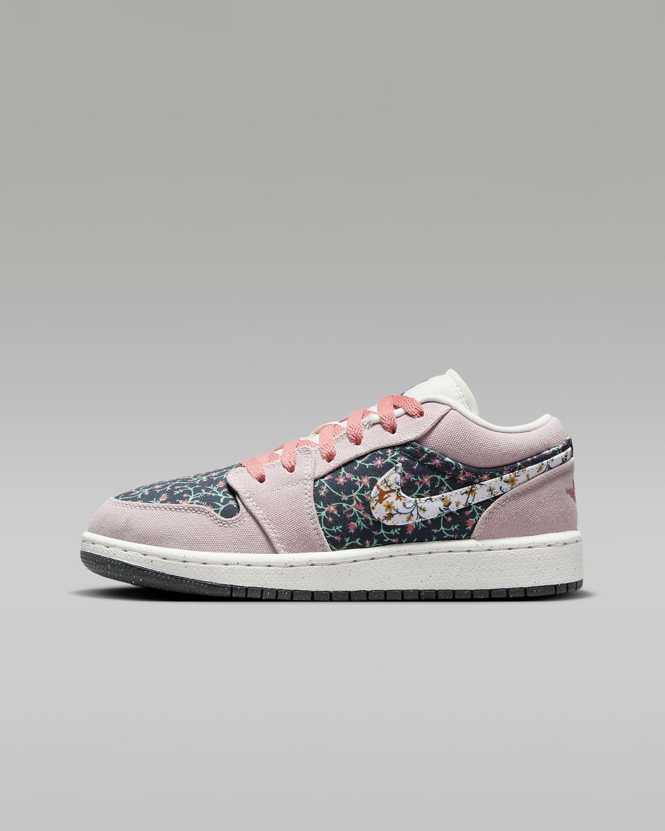 KicksFinder's tweet photo. Ad: NEW via Nike US
 Kids Air Jordan Mid SE Floral "Anthracite/Red Stardust"

Low
GS https://t.co/ryVEACMdNS
PS https://t.co/L7PW4YjrXn
TD https://t.co/jxQQcflJz8 

Mid
GS https://t.co/N0lDieUu1b
PS https://t.co/WuwUegiguA
TD https://t.co/ecoTAdvnJi https://t.co/i3Kd1VRWkV