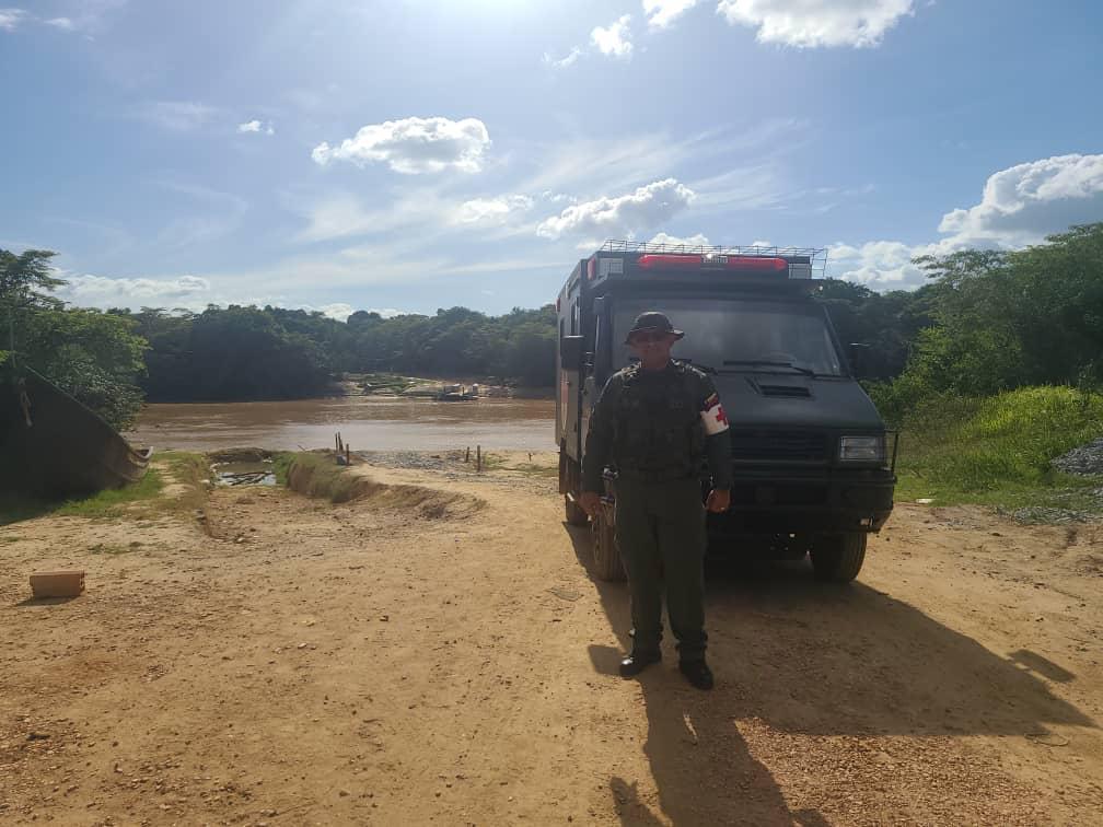 Eslog_umbv's tweet photo. #FANB. Se encuentra desplegado en nuestro eje de la Zodi Guayana Esequiba @ZodiEsequiba64, todo el personal de salud de nuestra FANB, brindando asistencia social,y garantizando el bienestar de nuestro pueblo soberano. #EscuelaLogisticaEnMarcha https://t.co/7vHyf3GZq6