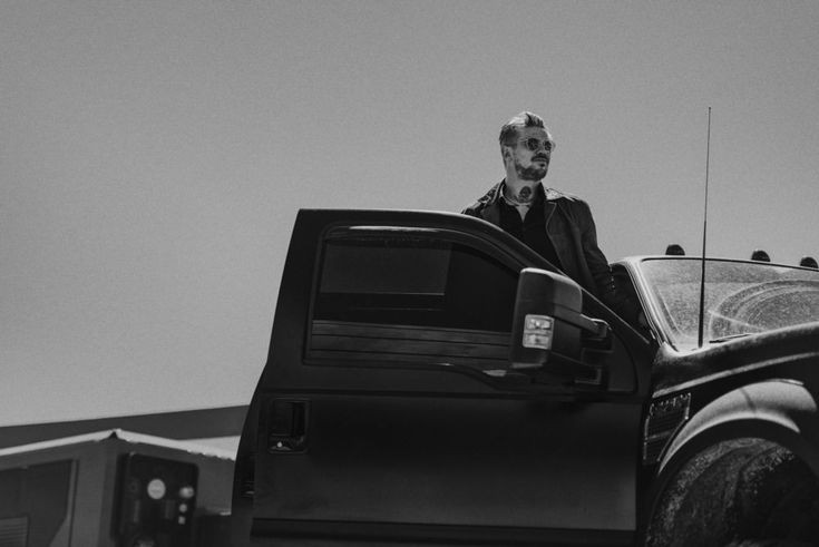 WolverineShots's tweet photo. Logan Noir https://t.co/tiAVE24CL5