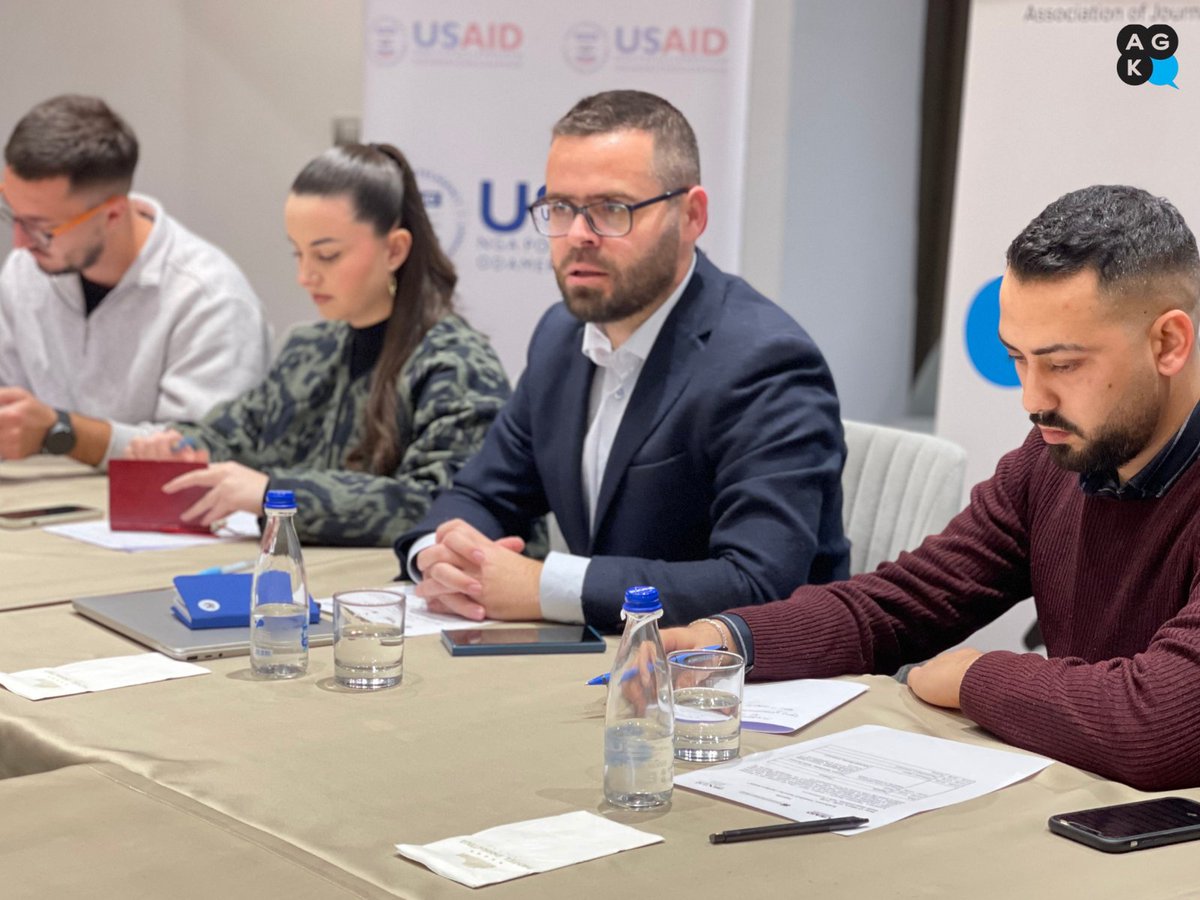 AGK_AJK's tweet photo. 📢Sot u mbajt diskutimi për qëndrueshmërinë financiare të medieve lokale në kuadër të Akademisë së Integritetit të Informacionit që mbështetet nga @NDIKosovo dhe @USAIDKosovo. https://t.co/mx9wWjHo7D